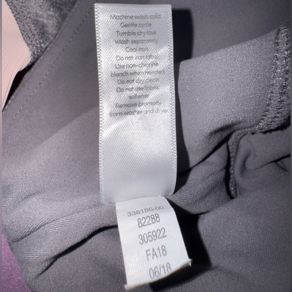 Athleta Modblock Salutation Leggings size Small. EUC - Picture 12 of 12